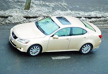 Lexus IS 300. ������ ��� ������?