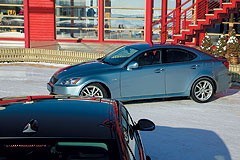 Парный тест: Lexus IS 250 против BMW 330I